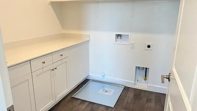 435 Avendale Dr — Photo 17