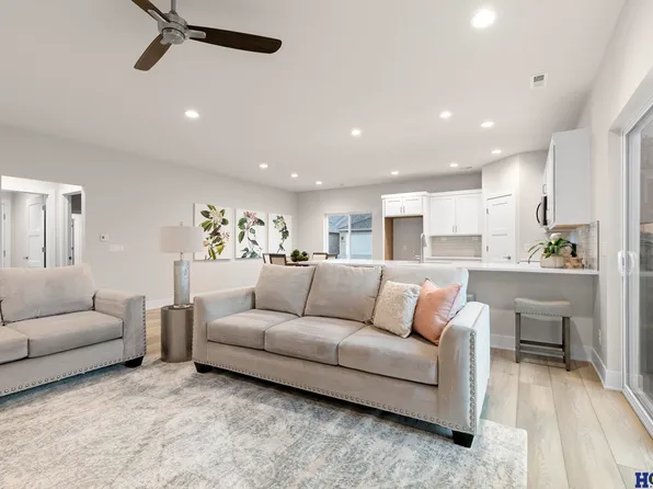 5802 94th St, Lincoln, NE 68526