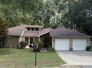15 Village Park Dr, Laurel, MS 39443