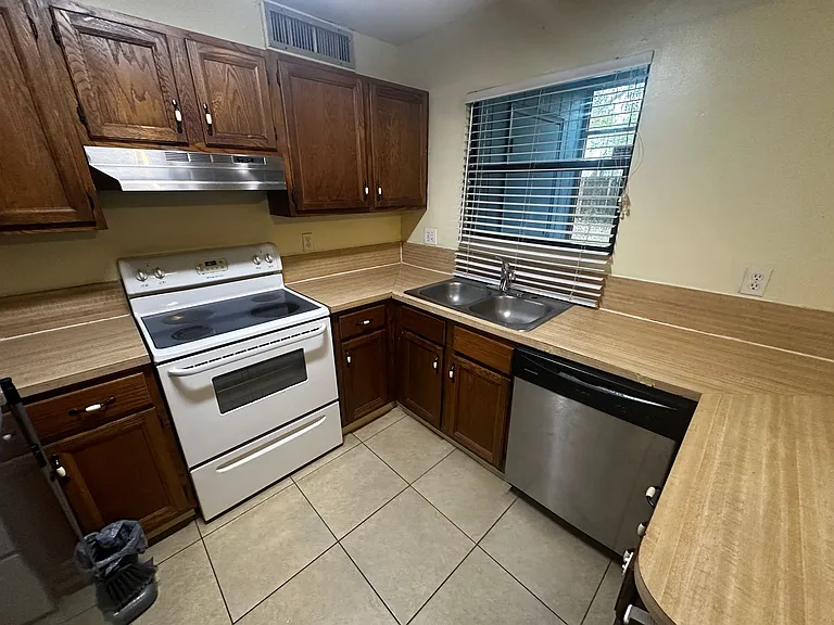 2811 SW Archer Rd #Z251 — Photo 5