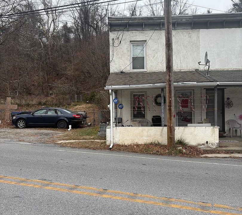 1st image of 120 Doe Run Rd