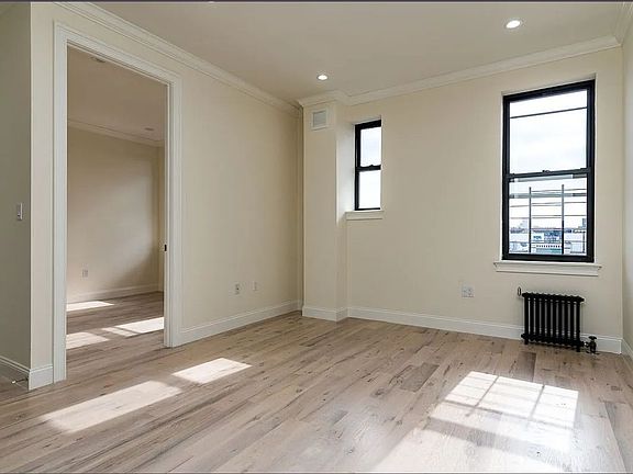 5th image of 946 Bushwick Ave #100