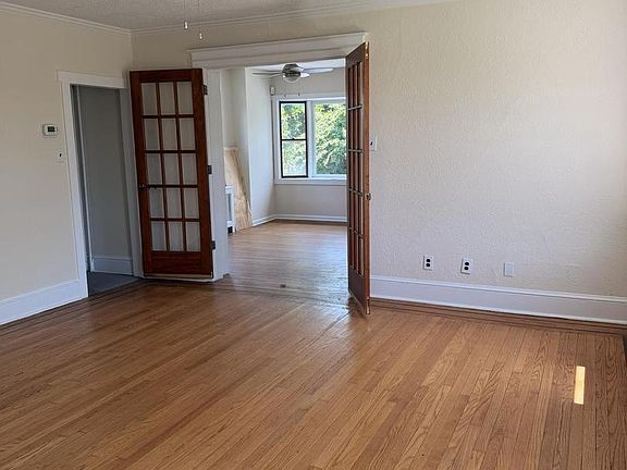 3rd image of 616 W Ocean Heights Ave
