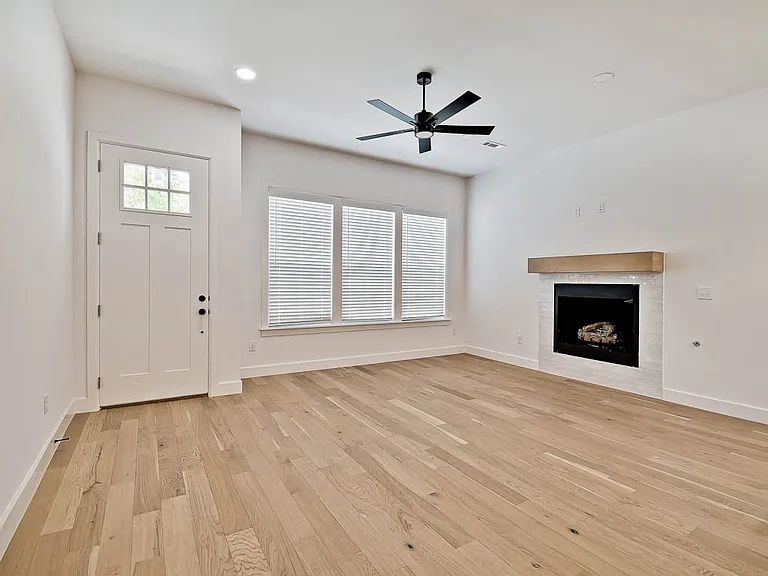 510 W Persimmon St — Photo 19