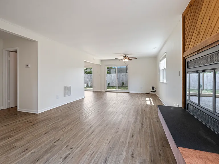 5316 Glenville Cir — Photo 27