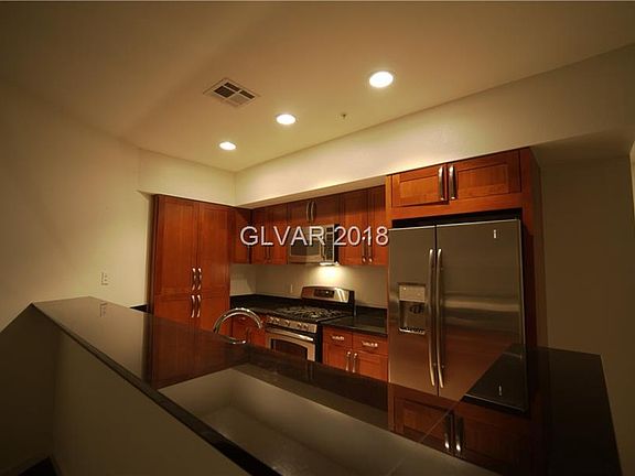 5th image of 4535 Dean Martin Dr Unit 106