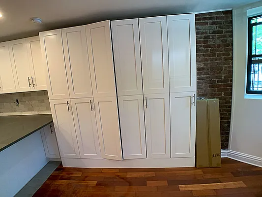 Rented by Francine Realty | media 8