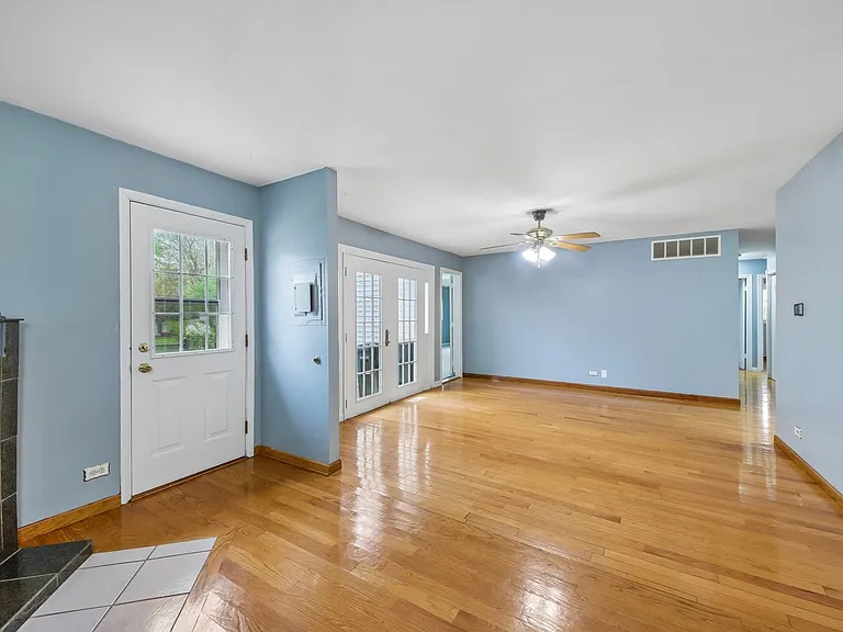 670 Lakeview Ln — Photo 12