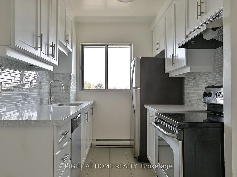 35 Sunny Glenway #302 — Photo 5