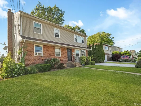 28 Baldwin Street, Farmingdale, NY 11735