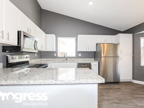 4th image of 102 W Oraibi Dr