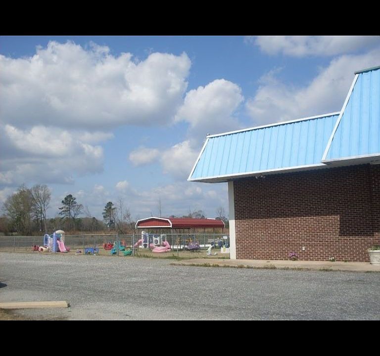 2nd image of 1036 Old Smithfield Rd