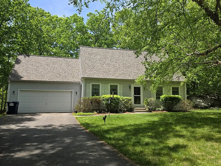 31 Deer Ln — Photo 1
