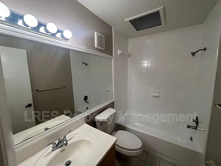 4564 Pheasant Run Dr — Photo 17