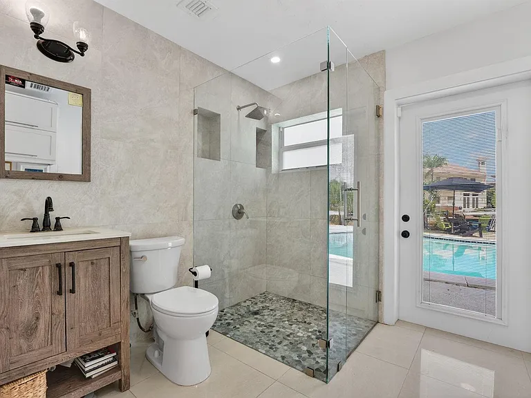 2375 SE 8th St — Photo 29