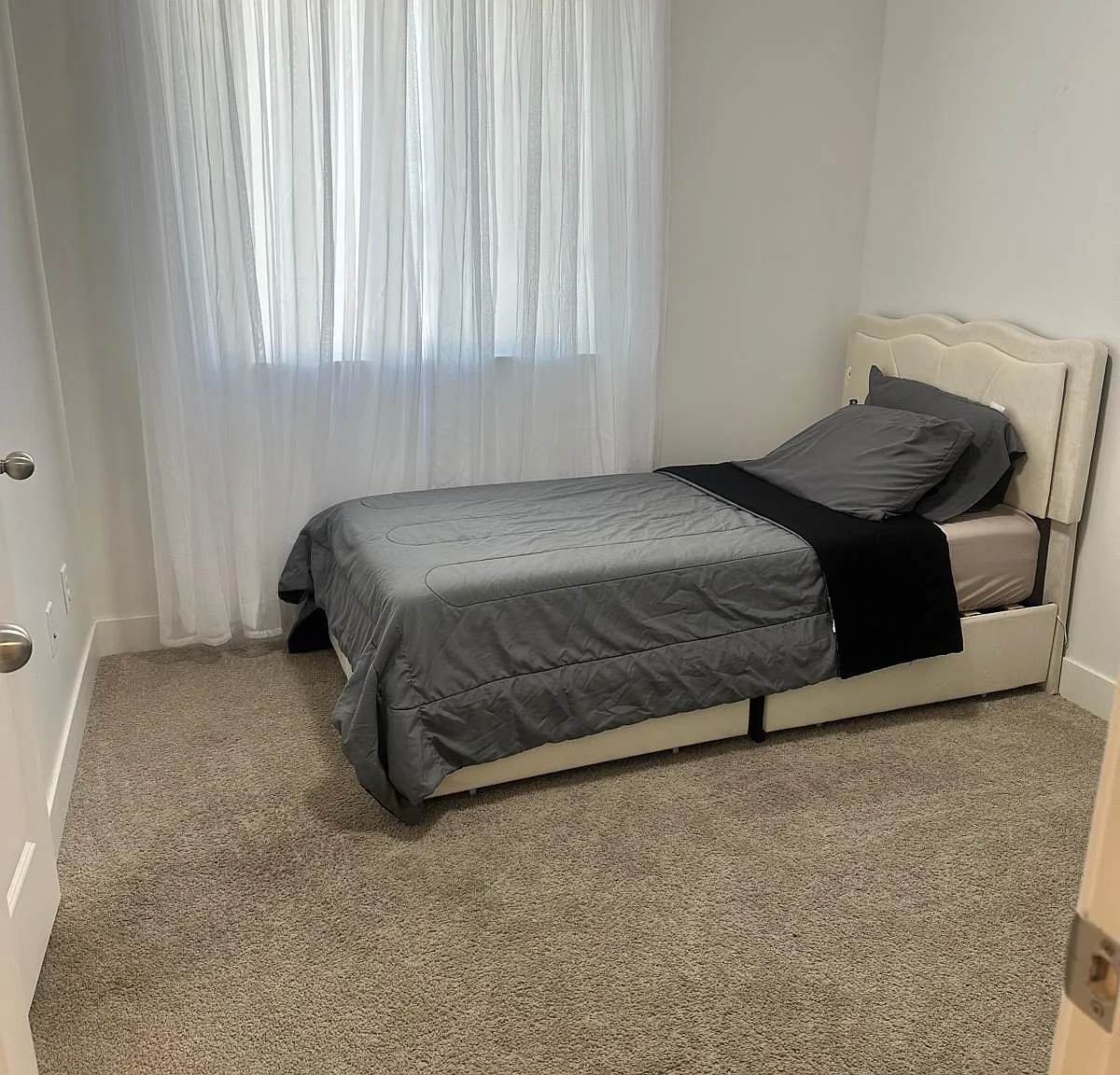 4 bed, 2.5 bath, 1800 sqft, $2,800 — Photo 2