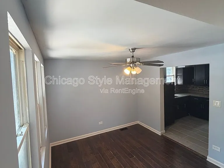 8756 S Exchange Ave #1F — Photo 2