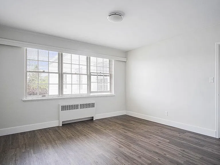 5450 University Blvd #308 — Photo 1