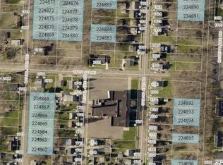 Royal Ave NE, Canton, OH 44705