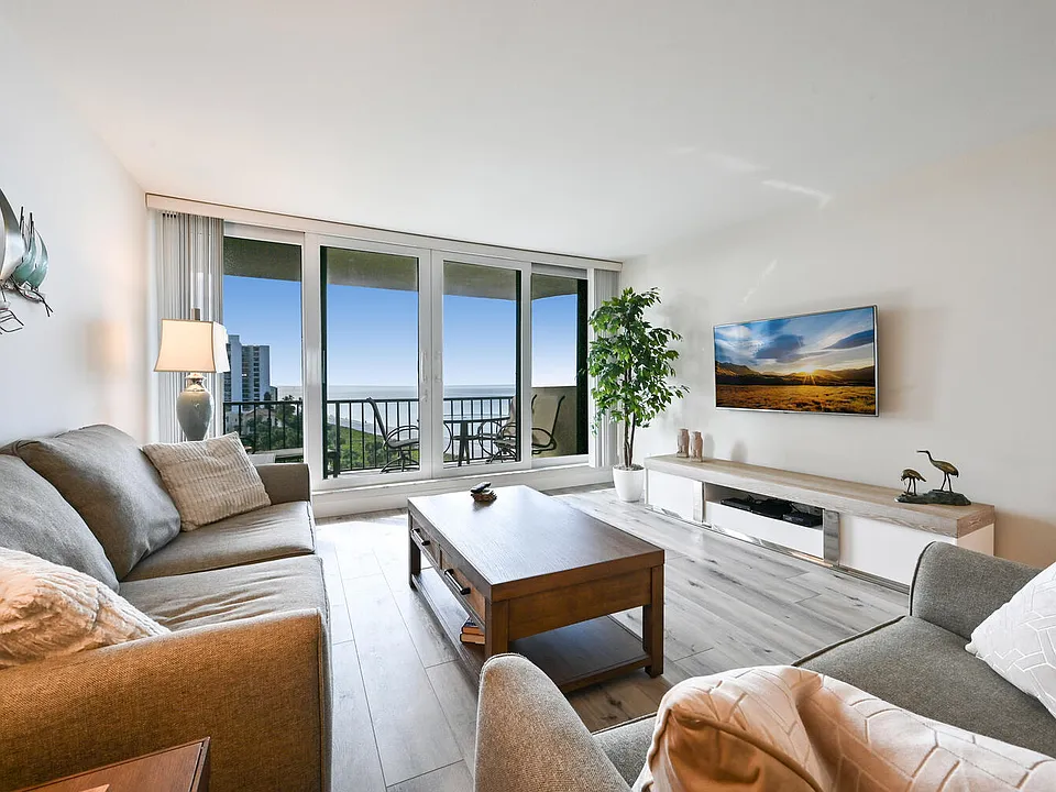 4001 Gulf Shore Blvd N #803