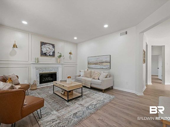 5th image of 10346 Emmanuel St