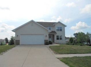1900 Parkland Dr, Ely, IA 52227