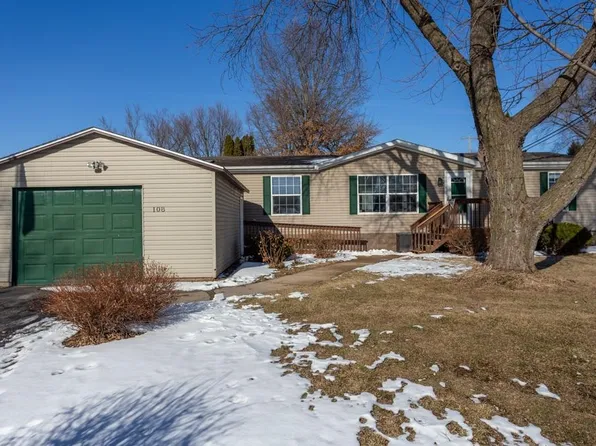 108 Smoke Signal Ln, East Dubuque, IL 61025