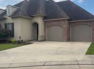 102 Chipshot Dr, Broussard, LA 70518