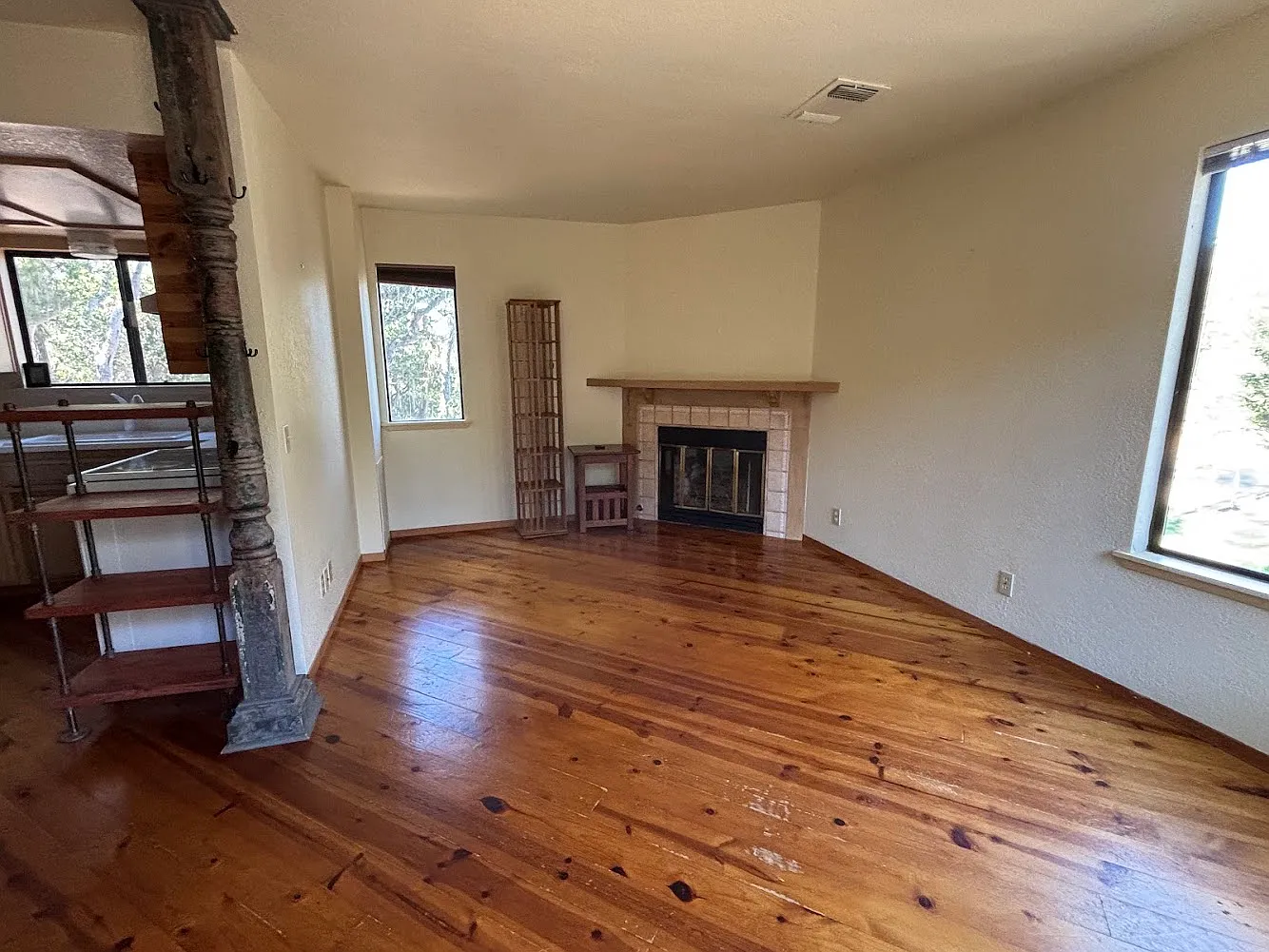 2 bed, 808 sqft, $2,900 — Photo 2