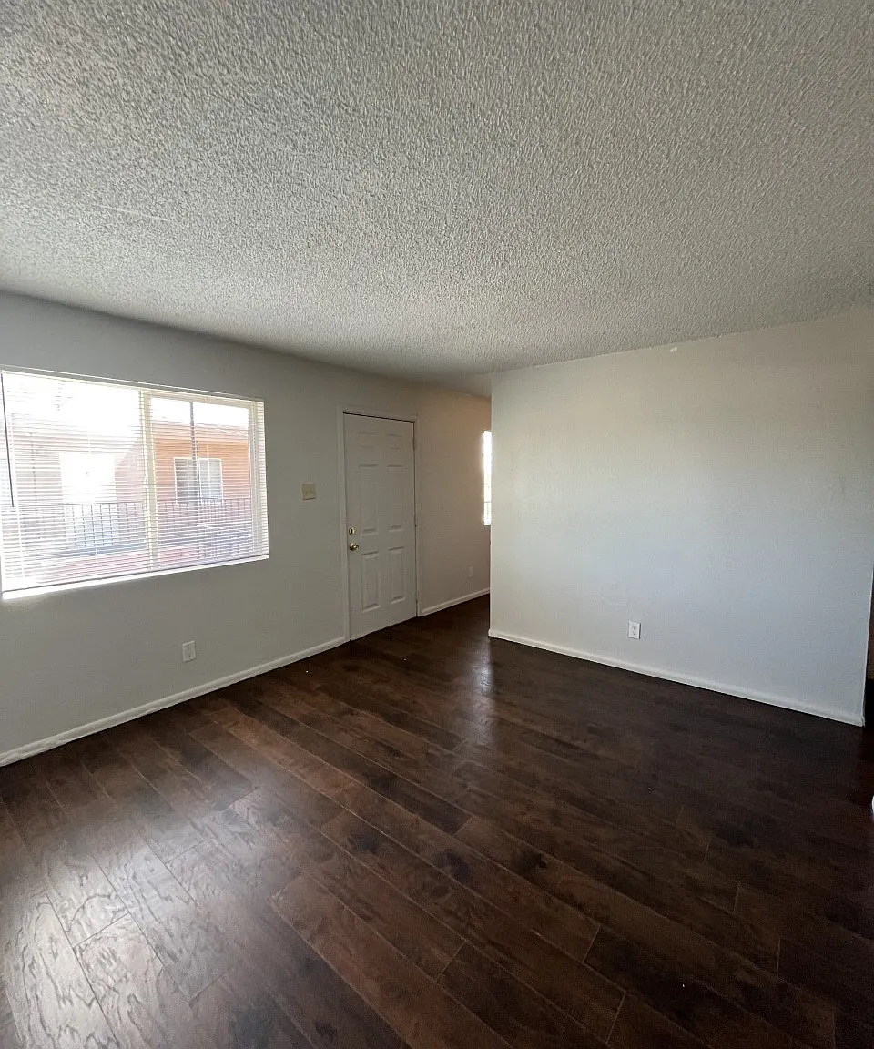 324 Vermont Street Northeast - C — Photo 3