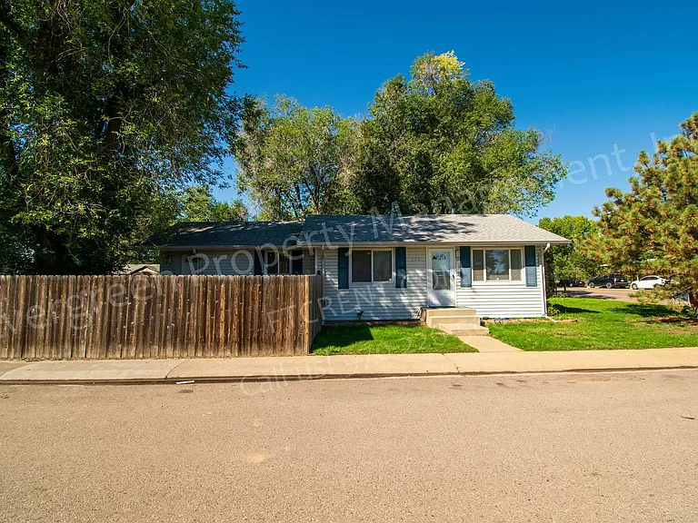 121 Buckingham St — Photo 32