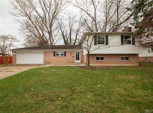 1958 Whispering Oak Dr, Dayton, OH 45440