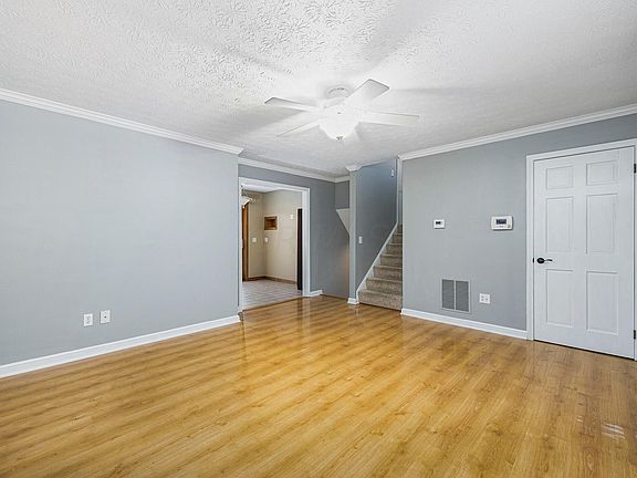 4th image of 4411 Paxton Dr S