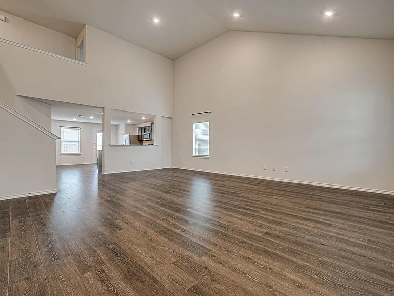 317 Sage St — Photo 4