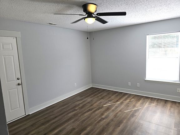 3rd image of 2100 Fort Belvoir Dr