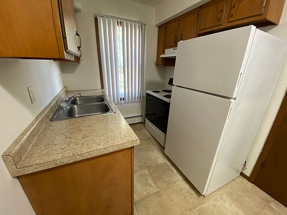 4th image of 86 N Park Ave #1B-1Ba-500Sqft