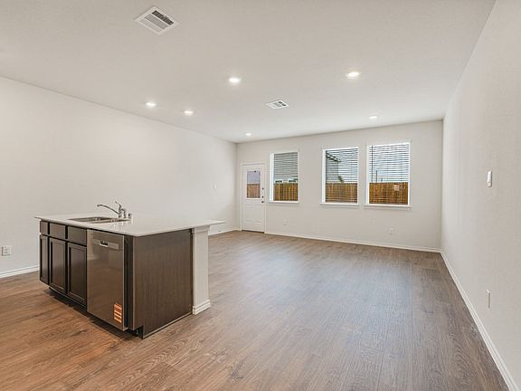 5th image of 6018 Primrose Rd