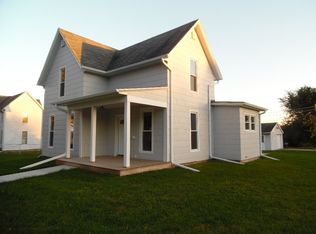 1110 11th Ave, Fulton, IL 61252