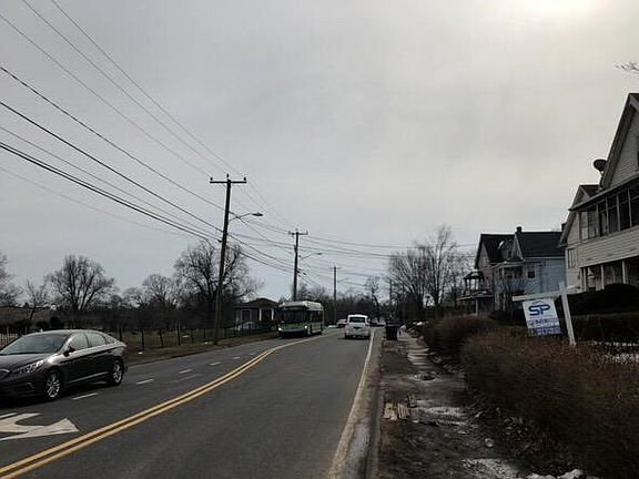 Exterior Neighborhood (street photo)