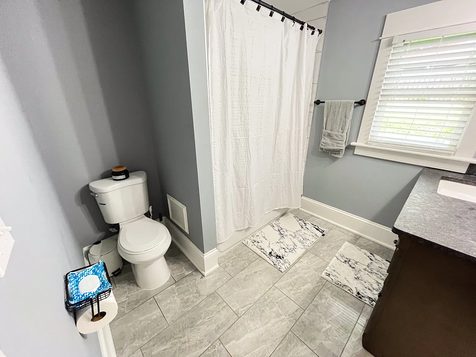 5 bed, 2572 sqft, $2,800 — Photo 4