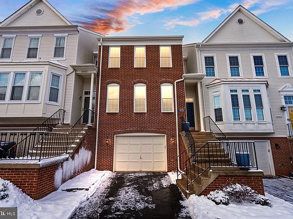 3rd image of 20867 Derrydale Sq
