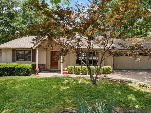20 Munster Dr, Bella Vista, AR 72715