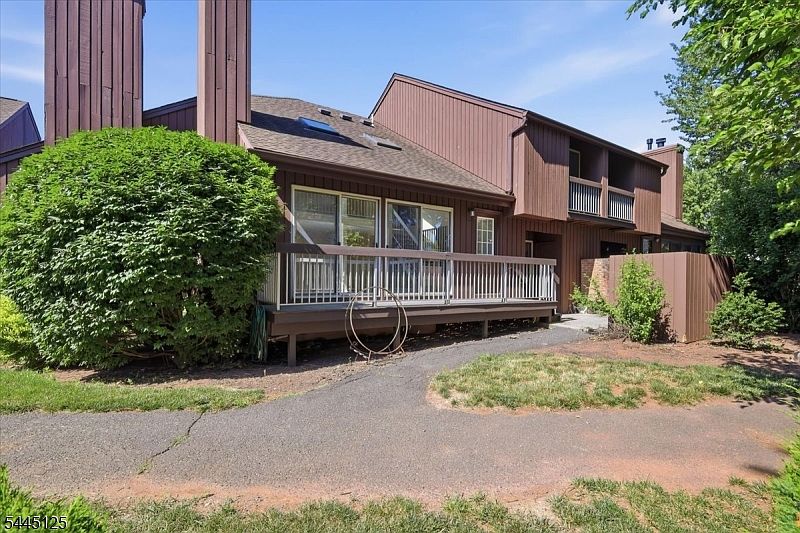 1st image of 4422 Bloomingdale Dr