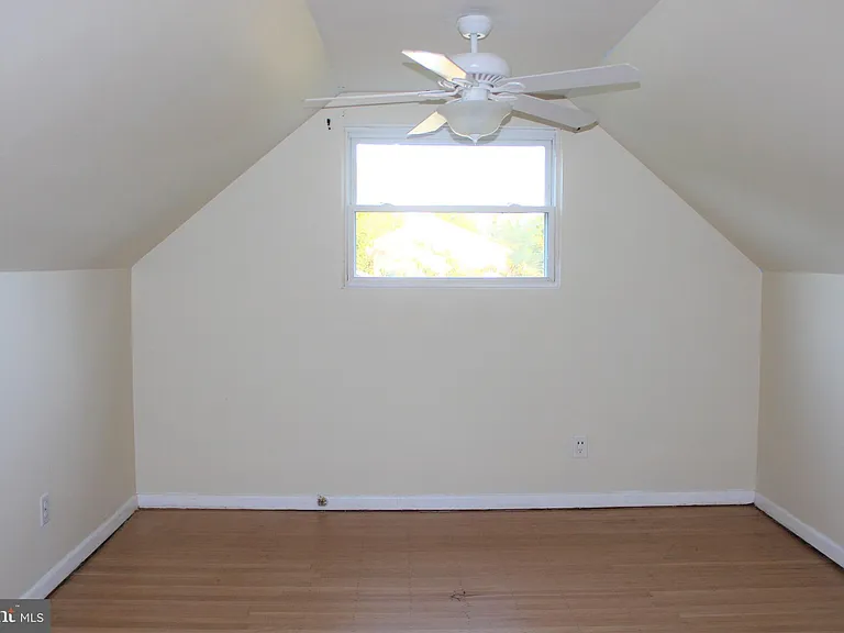 413 Dickinson Rd — Photo 12