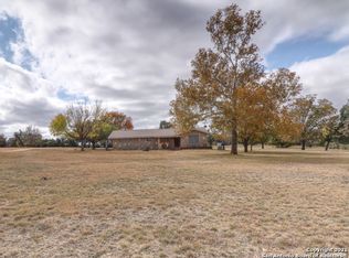 11 Cypress Creek Rd, Comfort, TX 78013