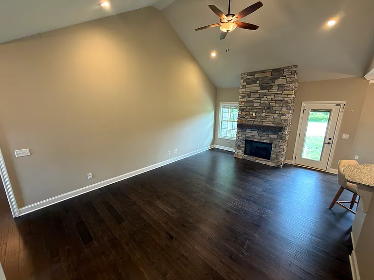 4201 Legacy Pointe St — Photo 4