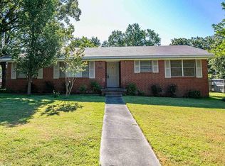 609 Ivory Dr, Little Rock, AR 72205