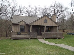 19 Cemetery Ridge Rd, Galena, IL 61036