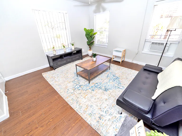 238 Yucca St — Photo 3
