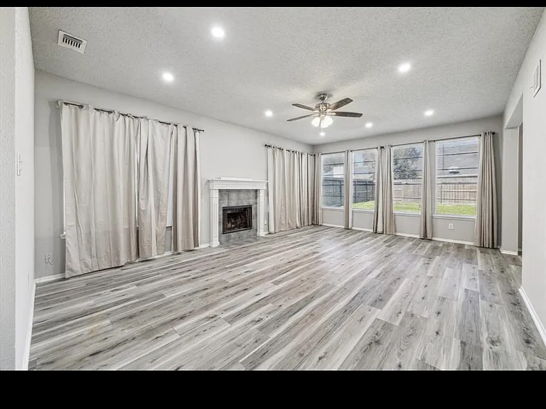 8030 Log Hollow Dr — Photo 2